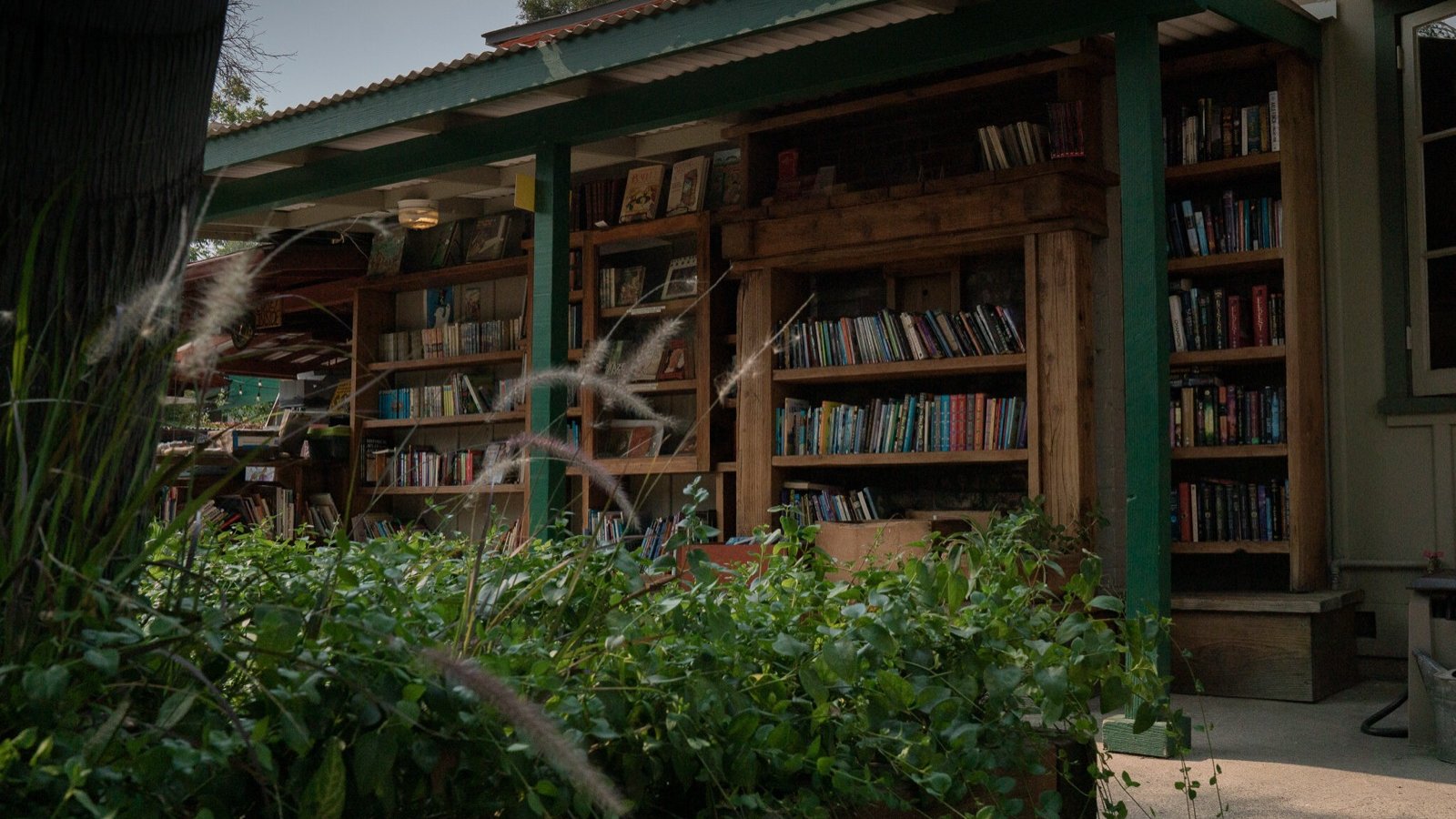 Outdoor book stacks and hand-painted shelves at Bart's Books in Ojai.